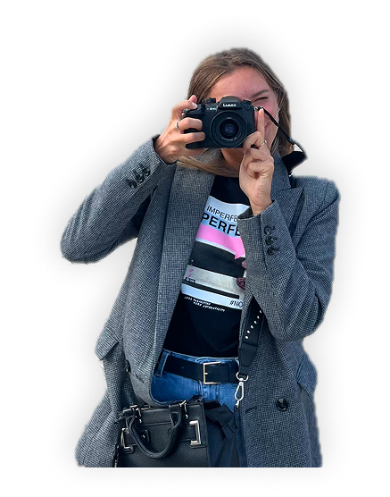 Alizée, photographe derrière son appareil